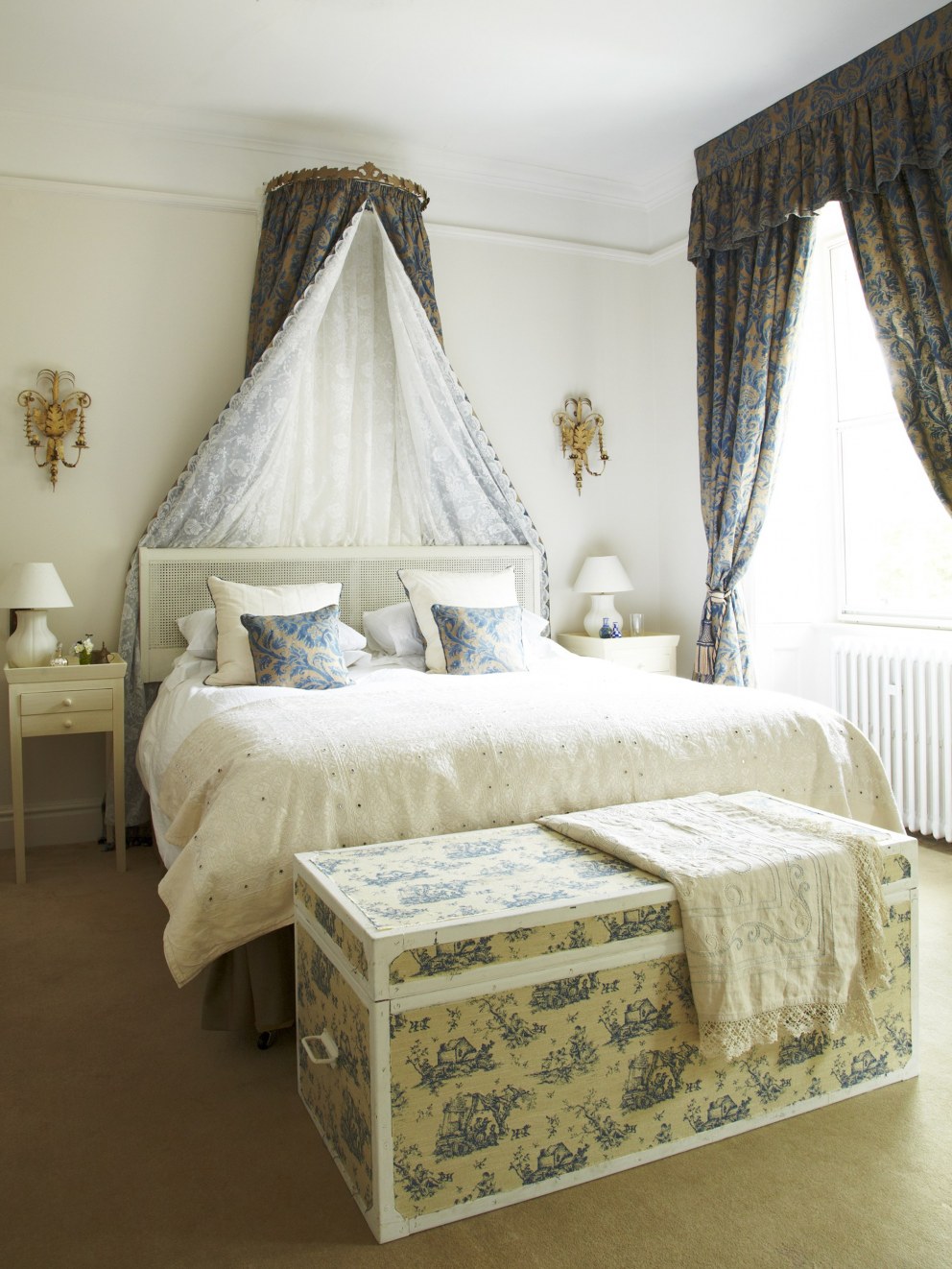 Oxford Manor House | Guest Bedroom | Interior Designers